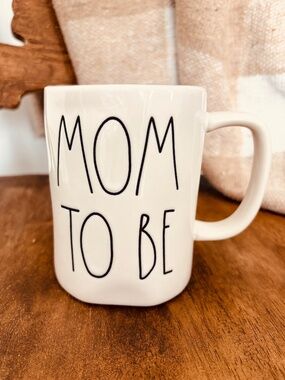 Rae Dunn, By Magenta, Artisan Collection "MOM TO BE" Ceramic Coffee Mug